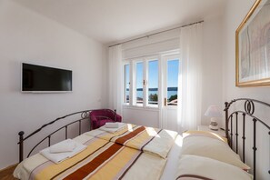 2 chambres, bureau, Wi-Fi gratuit, draps fournis