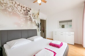 1 chambre, bureau, accès au Wi-Fi (inclus), literie fournie