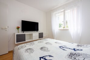 2 quartos, escrivaninha, Wi-Fi de cortesia, roupa de cama