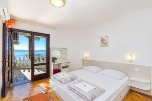 2 habitaciones, escritorio, wifi gratis y ropa de cama
