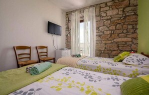 2 bedrooms, desk, free WiFi, bed sheets