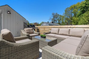Terrace/patio - Beautifully Appointed 3-Bedroom Apartment w/Roofdeck, Central Andover location (Andover)