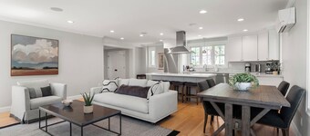 Beautifully Appointed 3-Bedroom Apartment w/Roofdeck, Central Andover location