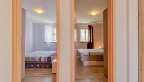 2 bedrooms, desk, free WiFi, bed sheets