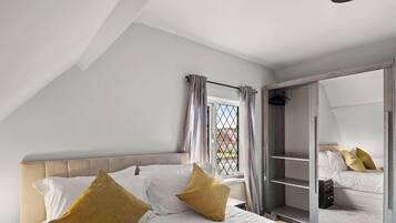 6 bedrooms, iron/ironing board, travel cot, WiFi