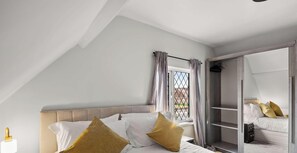 6 bedrooms, iron/ironing board, travel cot, WiFi