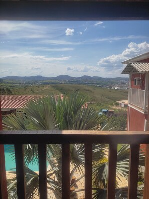 Classic Double Room, 1 Queen Bed, Air conditioning, Pool View | Individually decorated, individually furnished, desk, laptop workspace - Pousada Hilário  (São João del Rei)