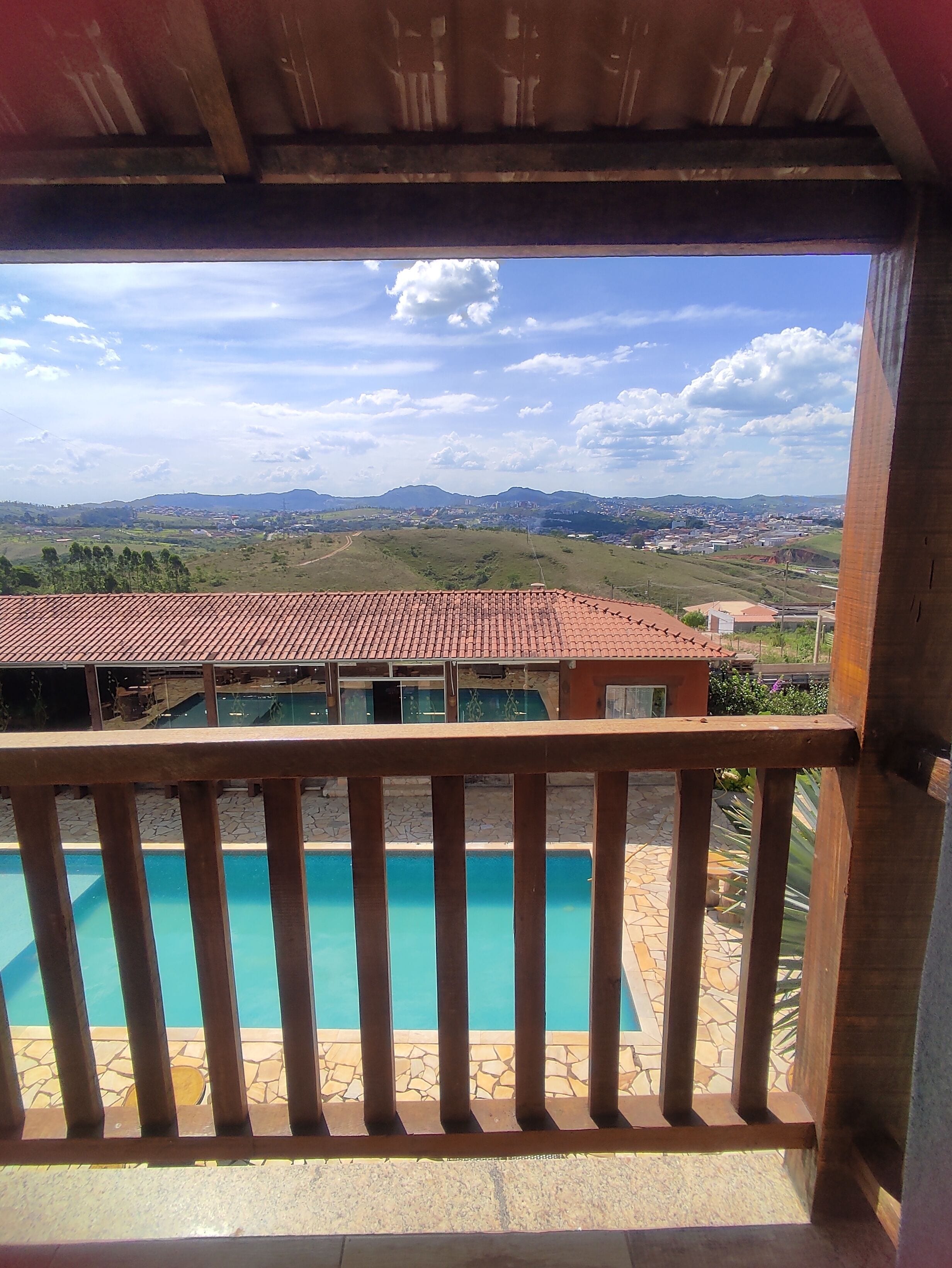 Habitación clásica doble, 1 cama de matrimonio, Aire acondicionado, vistas a la piscina | Decoración individual, mobiliario individual, escritorio