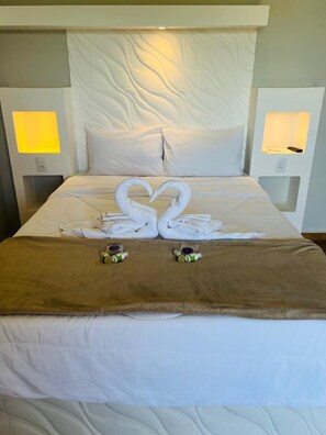 Chambre Double Confort, 1 grand lit, climatisation, vue montagne