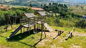 Tempat bermain anak - outdoor