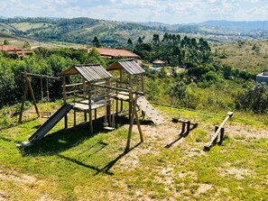 Área de juegos infantiles al aire libre