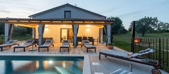 Dog-friendly finca with heated private pool, lounge area, barbecue, washing machine