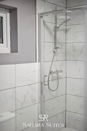 Shower, towels