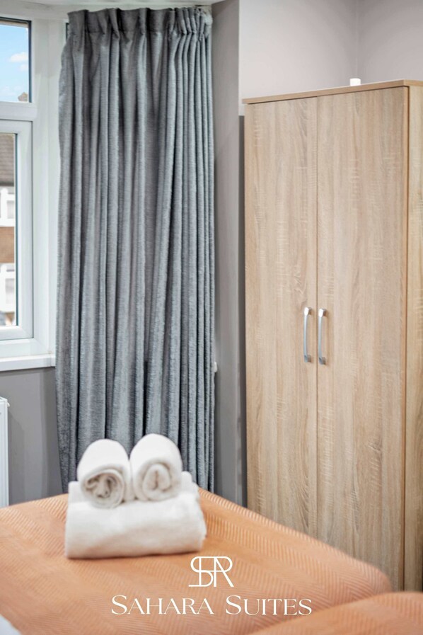 5 bedrooms, iron/ironing board, travel cot, WiFi