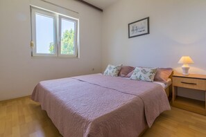 2 chambres, bureau, Wi-Fi gratuit, draps fournis
