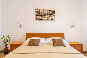 1 habitación, escritorio, wifi gratis y ropa de cama 