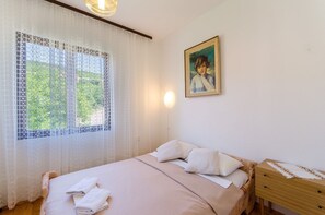 3 habitaciones, escritorio, wifi gratis y ropa de cama 