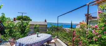 Nostalgic apartment only 500 meters to the beach with private terrace, sea view, barbecue