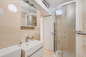 تجهيزات دش، مجففات شعر، مناشف