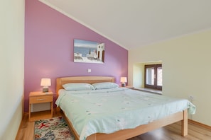 1 chambre, bureau, Wi-Fi gratuit, draps fournis