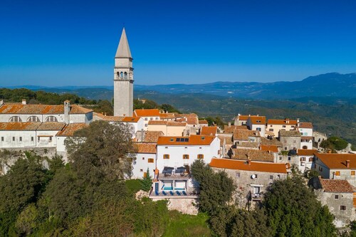 Beeindruckendes Apartment mit Panoramablick, Pool, Privatparkplatz, Grill