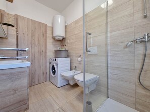 Shower, towels