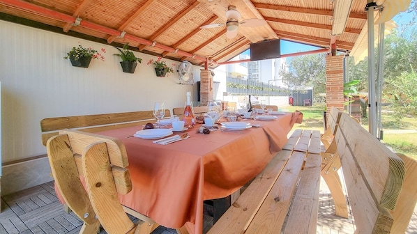 Outdoor dining