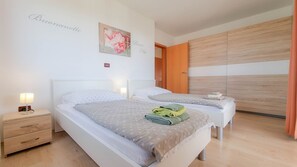 2 chambres, bureau, Wi-Fi gratuit, draps fournis