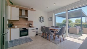 Fridge, microwave, stovetop, coffee/tea maker - Fascinating vacation home with panoramic sea views, outdoor kitchen, washing machine (Novigrad)