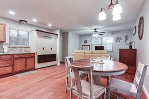 Apartment (0 Bedroom) | Interior - Cabin w/ Hot Tub in Valley View: Pets Welcome! (Valley View)