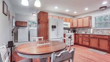 Apartment (0 Bedroom) | Interior