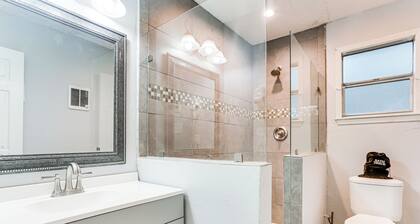 Cabin w/ Hot Tub in Valley View: Pets Welcome!