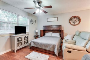 Apartment (0 Bedroom) | Interior - Cabin w/ Hot Tub in Valley View: Pets Welcome! (Valley View)