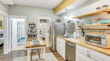 Apartment (1 Bedroom) | Interior