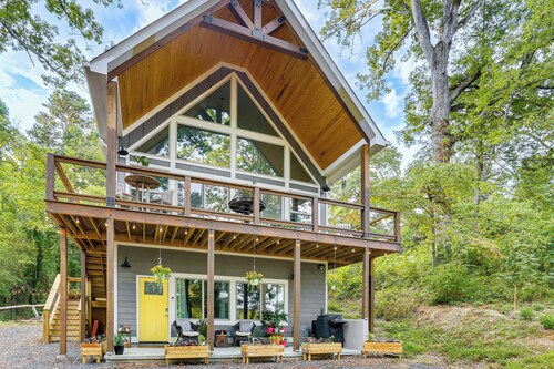 6 Mi to Downtown: Apartment in Chattanooga!