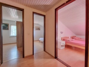 4 Schlafzimmer, Schreibtisch, kostenloses WLAN, Bettwäsche
