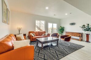 Front of property - 4 Mi to Gaylord Rockies: Modern Aurora Apartment (Aurora)
