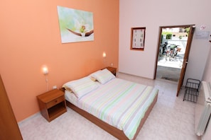 1 chambre, bureau, Wi-Fi gratuit, draps fournis