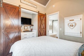 House (1 Bedroom) | Interior - Tiny Home in Flat Rock: Easy Access to I-26! (Flat Rock)
