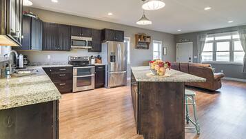 House (2 Bedrooms) | Interior