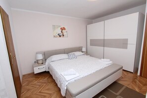 2 slaapkamers, een bureau, gratis wifi, beddengoed