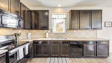 Rumah (4 Bedrooms) | Interior
