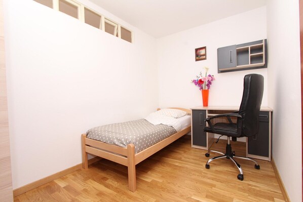 2 Schlafzimmer, Schreibtisch, kostenloses WLAN, Bettwäsche