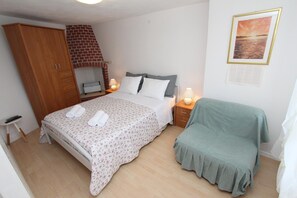 1 chambre, bureau, Wi-Fi gratuit, draps fournis