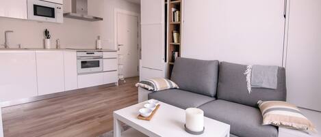 Apartment, 1 Bedroom, Balcony, City View | Living room