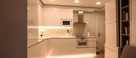 Apartment, 1 Bedroom, Balcony, City View | Interior
