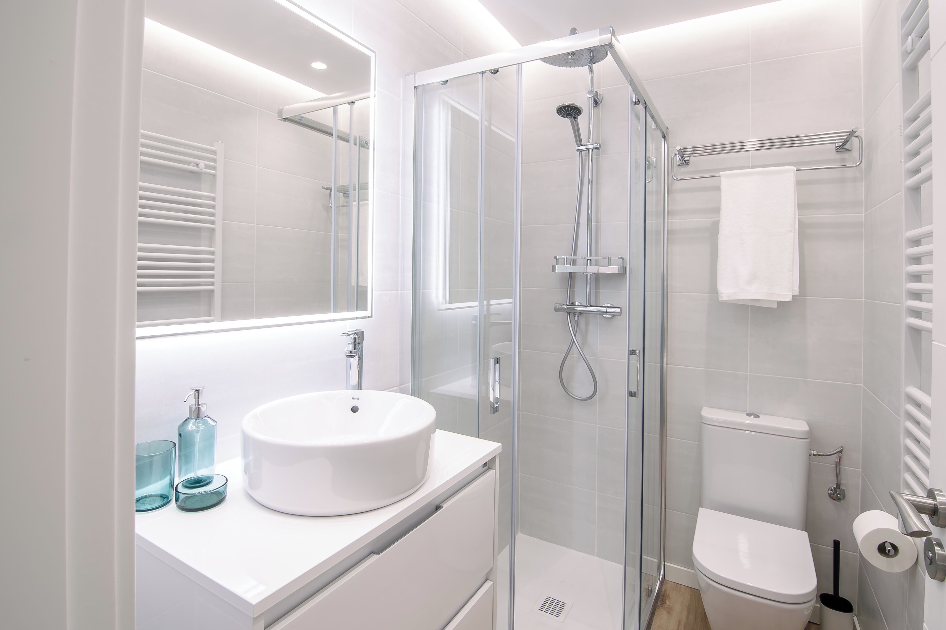 Apartment, 1 Bedroom, Balcony, City View | Bathroom | Toilet paper