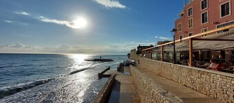 Piso confortable a 400 metros de la playa con lavadora, terraza, aparcamiento privado