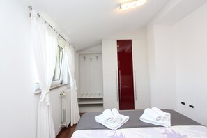 1 chambre, bureau, Wi-Fi gratuit, draps fournis