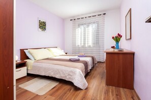 2 slaapkamers, een bureau, gratis wifi, beddengoed